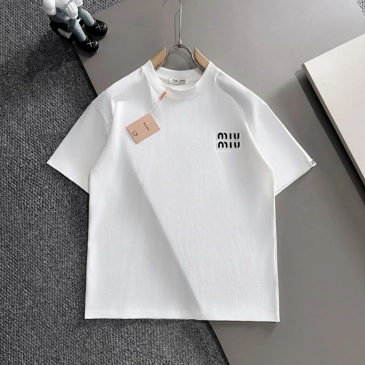 miu miu ホワイト 黑 Tシャツ
