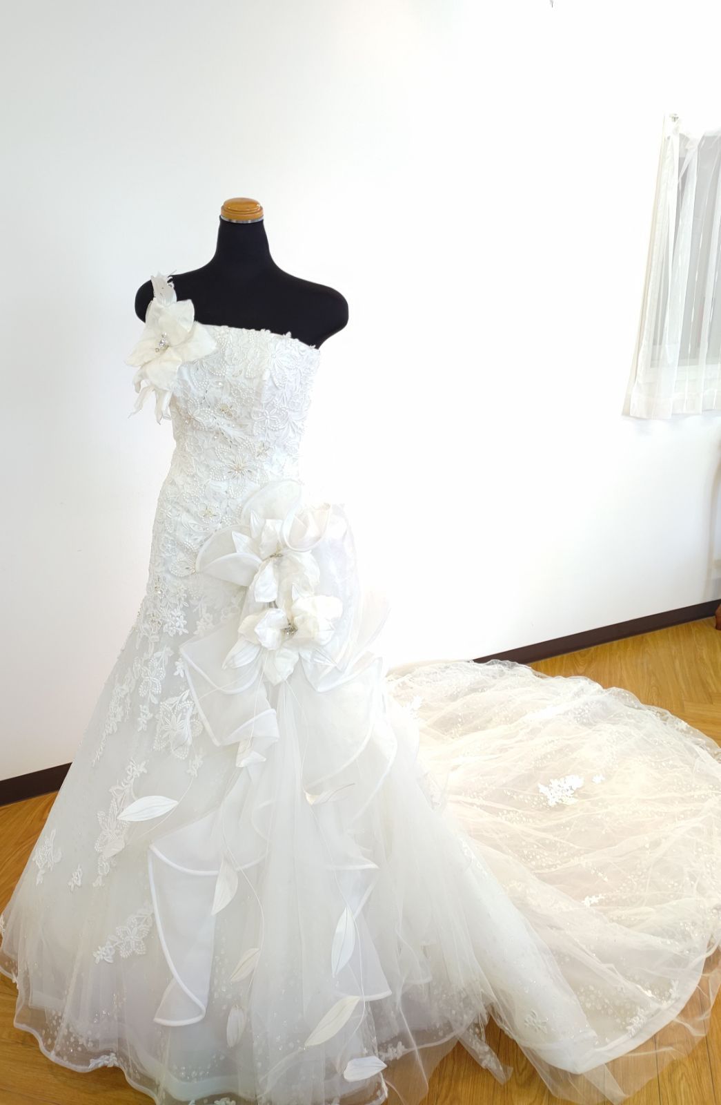 メルカリshops ウエディングドレス マーメイドドレス ブランドドレス すみれ ホワイト 結婚式