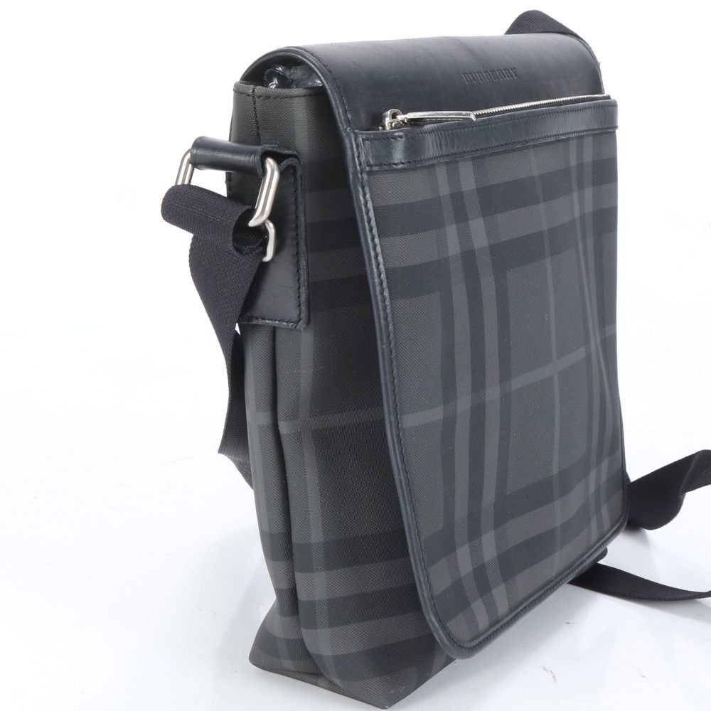 美品 バーバリー ノバ チェック レザー ショルダーバッグ 斜め