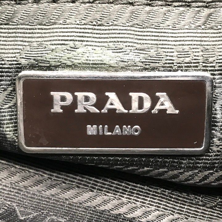 良品 PRADA プラダ 三角ロゴ プレート ショルダー バッグ ナイロン 斜め掛け ポシェット ブラック k2039