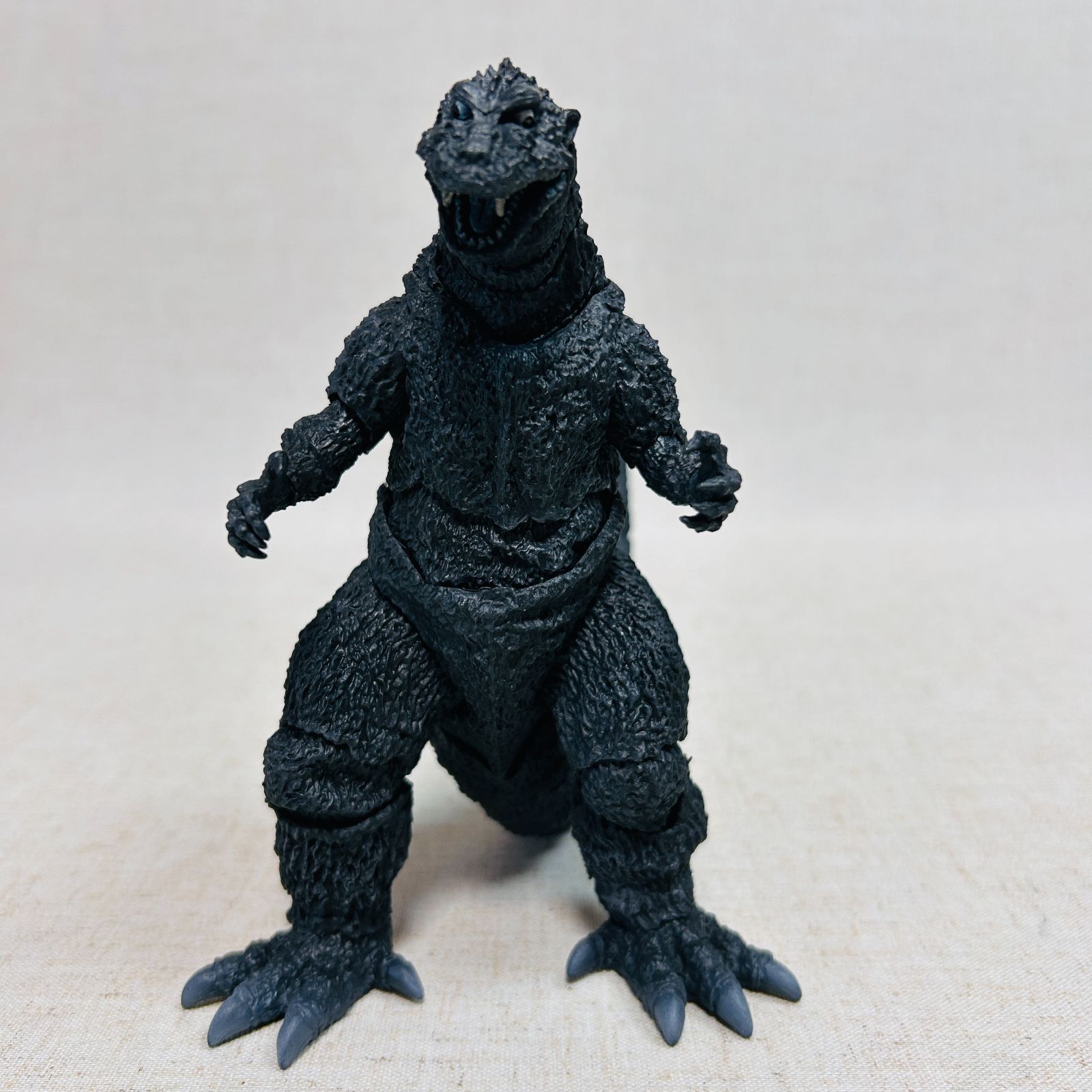 S.H.モンスターアーツ ゴジラ (1954) 約150mm PVC&ABS製 塗装済み可動