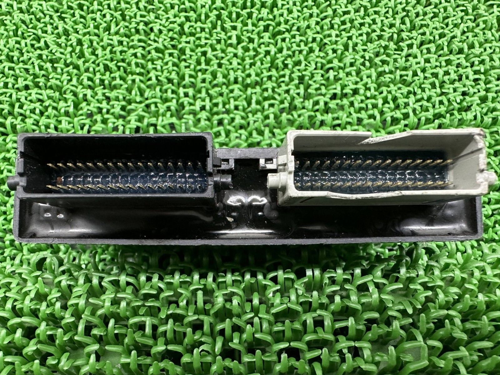 XL1000Vバラデロ ECU ホンダ 純正 バイク 部品 ECM PGM-FIユニット コントロールユニット 修復素材に 機能的問題なし jC