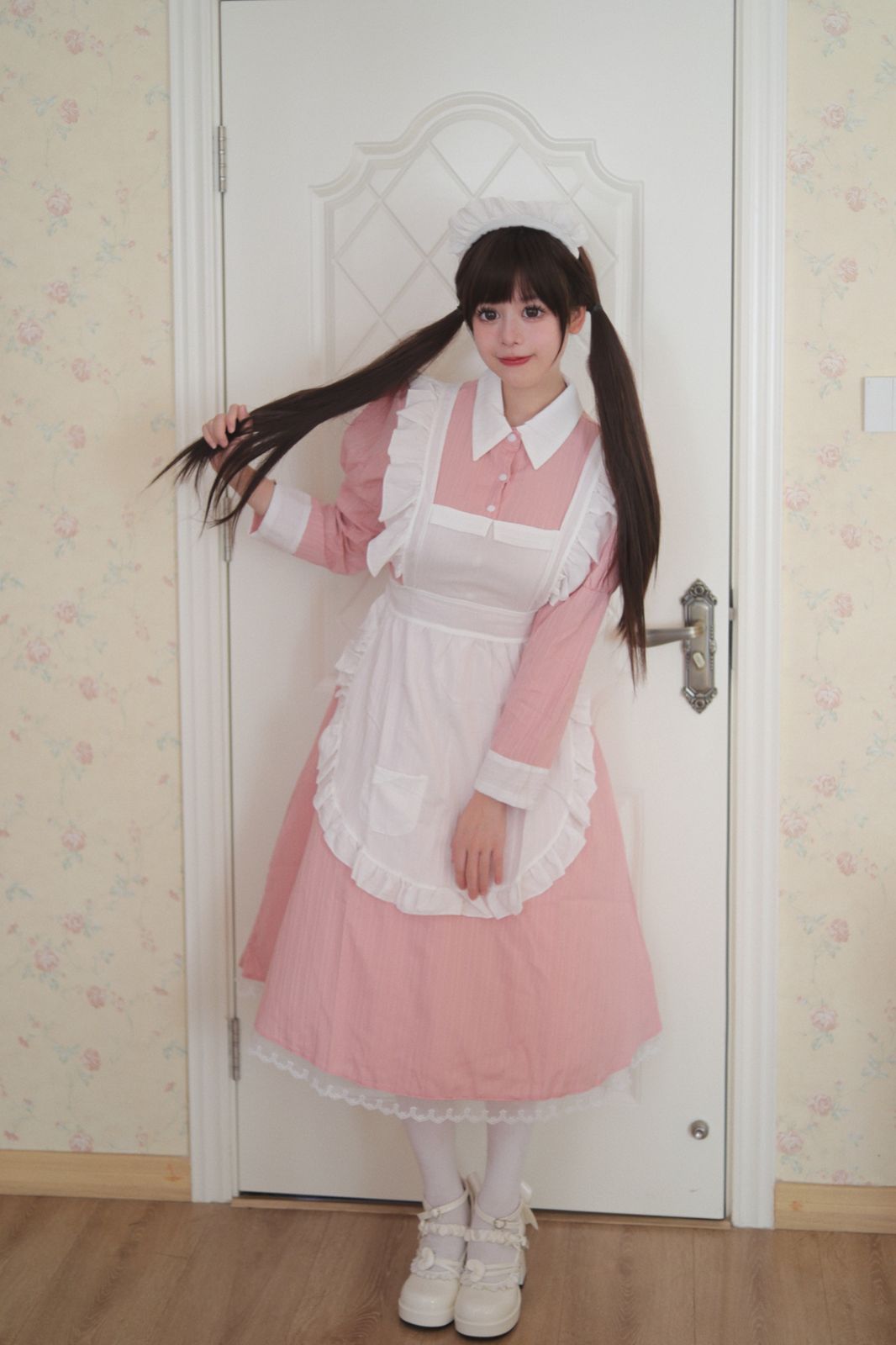 オリジナル 英国風クラシックロリータワンピース ピンク×ホワイト 長袖 メイド風 ヴィンテージレトロ フリルエプロン付き