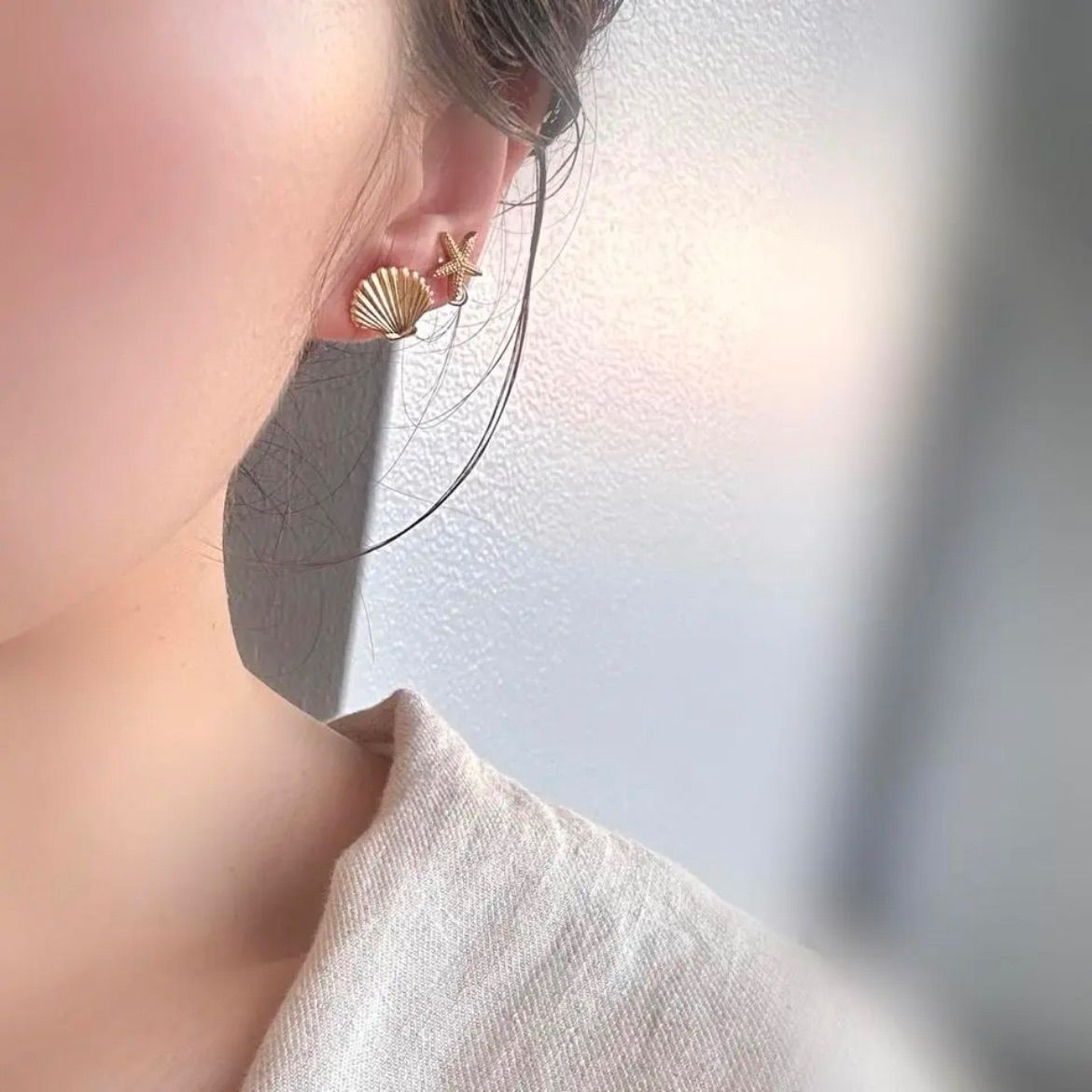 shell motif simple earring 貝殻 シェル イヤリング 樹脂ピアス 金属アレルギー 痛くないイヤリング 金属アレルギー  AKKA ノンホールピアス マリン 海 シンプル - メルカリ