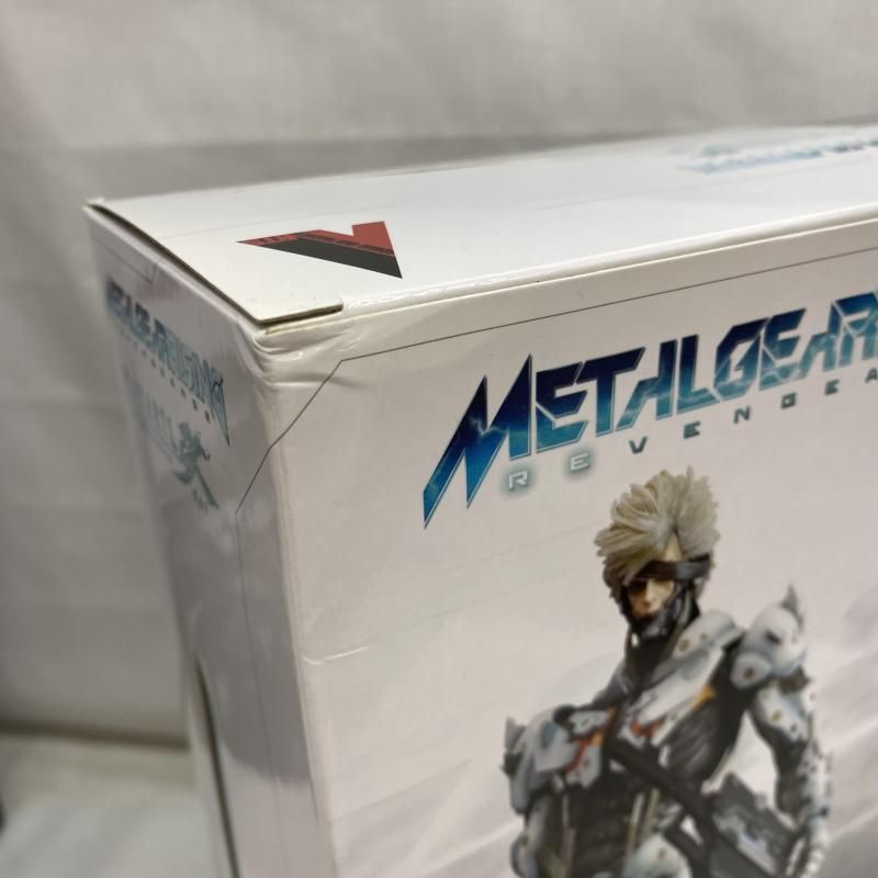 プレイアーツ改 メタルギアライジング 雷電 ホワイトアーマー プレイアーツ改 メタルギア ライジング リベンジェンス 雷電