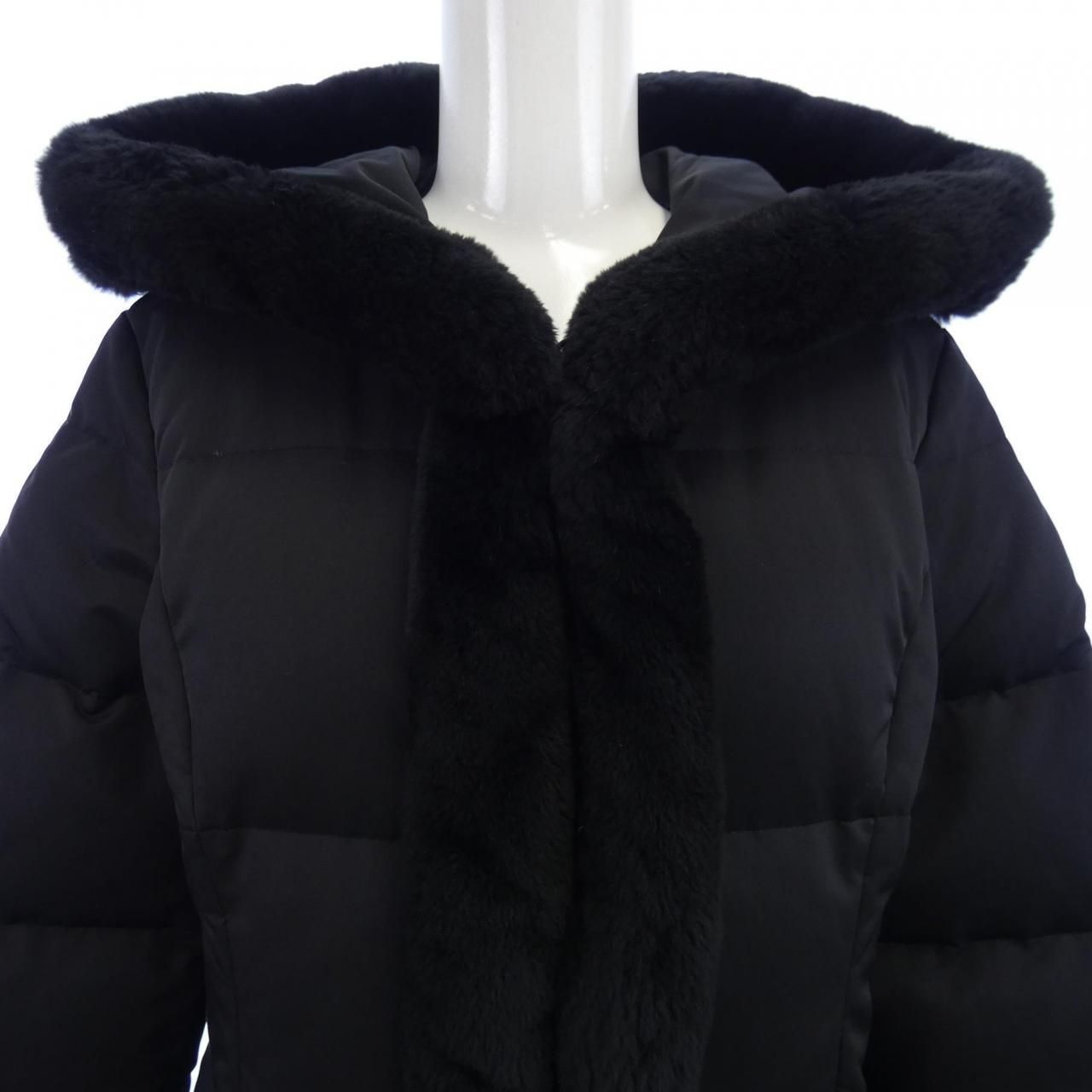 FOXEY フォクシー Aライン ダウンコート FOXEY（ダウンコート）のフリマアイテム一覧