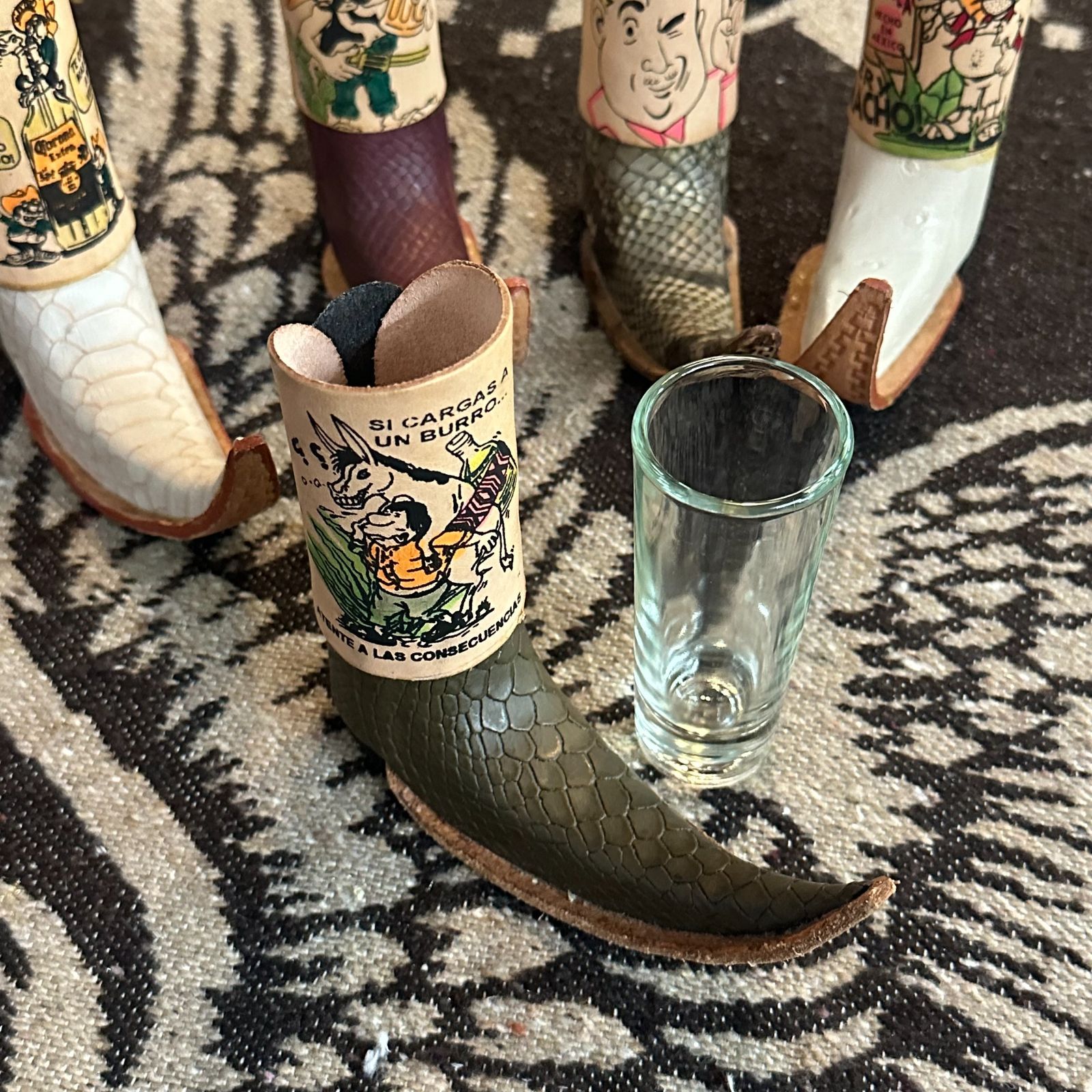 メキシカンレザーミニブーツ型テキーラショットグラス カーキカラーブーツ