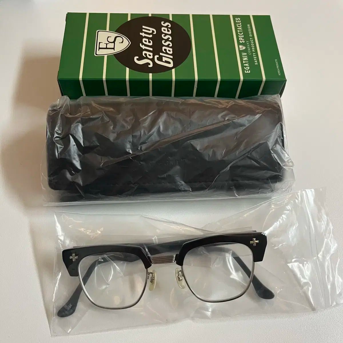 ラシットポ エガートニブ スペクタクルズ ラスト | Rust | ブラック