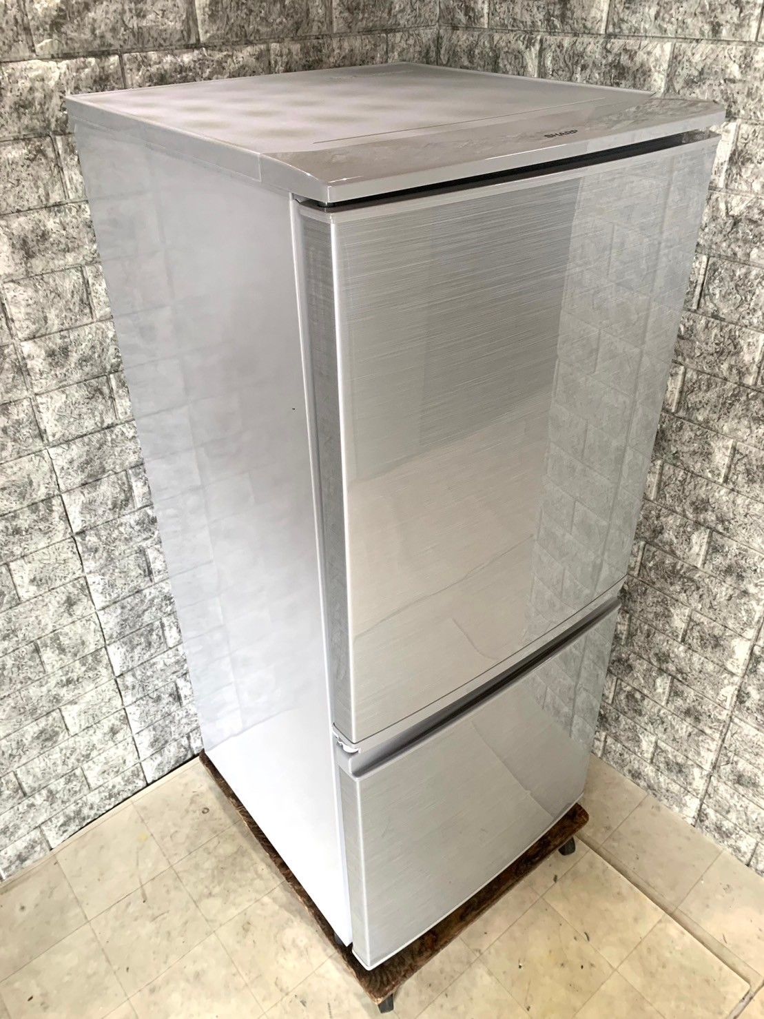 R121 C SHARP 137L冷凍冷蔵庫 SJ-D14C-S 2017年製 - キッチン家電