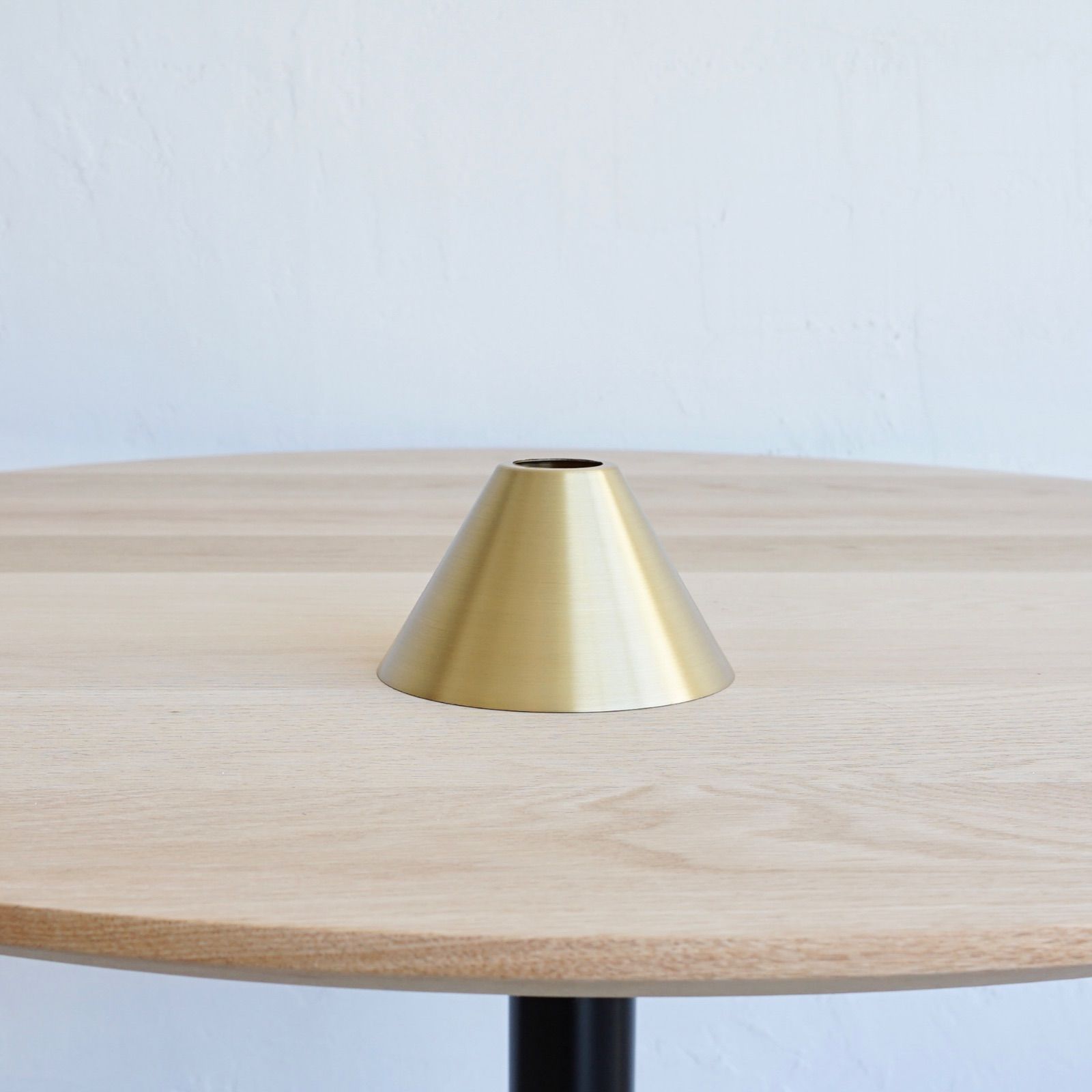 ウォールランプ WALNUT 無垢材 ブラスシェード 真鍮 壁付けブラケット ウォールナット LED 照明 WWW_TOUSALAFERME_COM