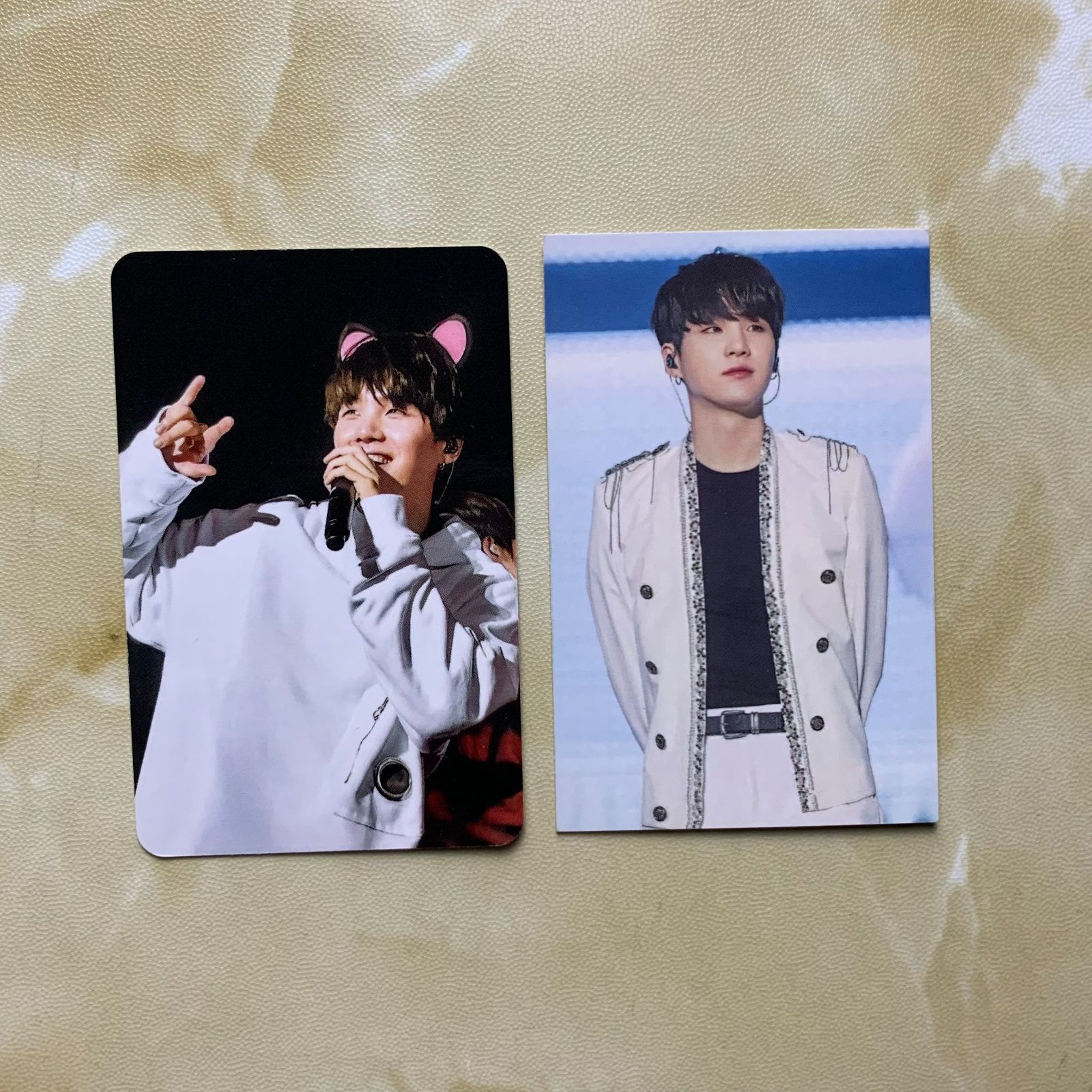 BTS JAPAN OFFICIAL FANMEETING Vol.3 君に届く DVD PHOTO CARDユンギ SUGA シュガ BTS 日本ペンミ君に届くDVD と会場 予約特典 トレカ 2枚セット