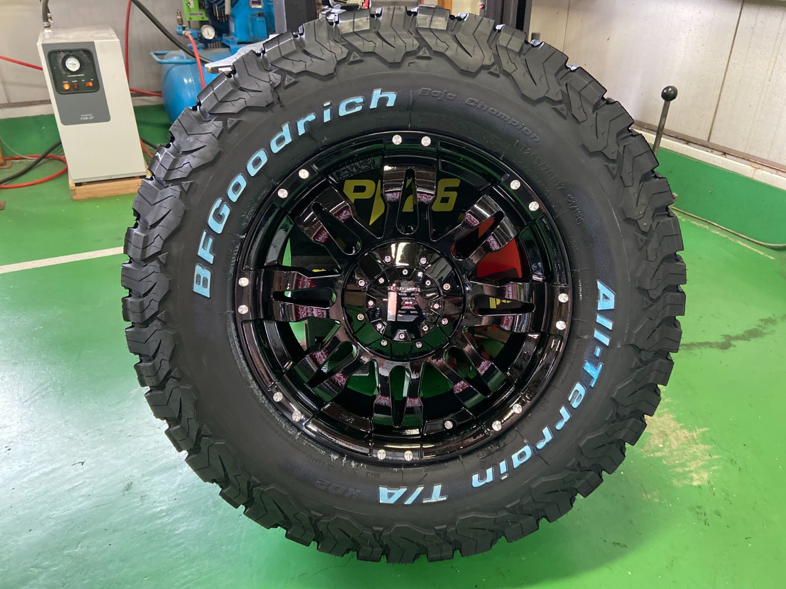 265/70R17 150プラド 120プラド FJクルーザー H3 タイヤホイールセット 17インチ BF Goodrich KO2 ホワイトレター  LEXXEL Balano 大人気セット オフロード仕様お勧め♪ - メルカリ