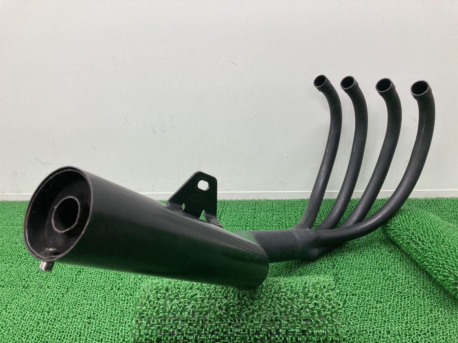 MADMAX製ゼファー400 マフラー 社外 ZR400C スチール 70φ 手曲げ風ショート管 ワンピースマフラー カスタム素材に kP