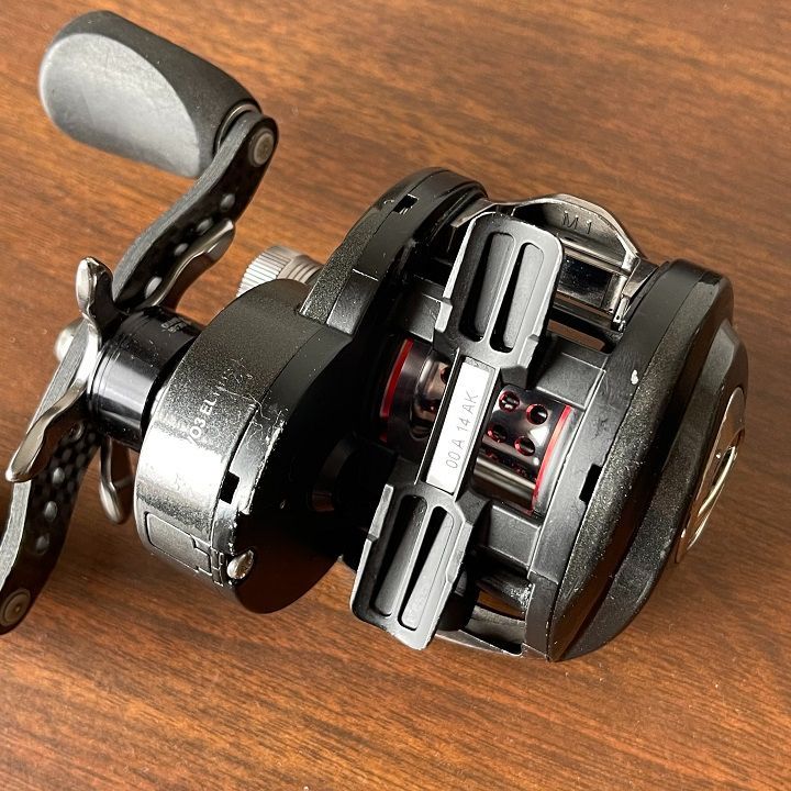 Amazon | アブガルシア(Abu Garcia) ベイトリール REVO ELITE 7