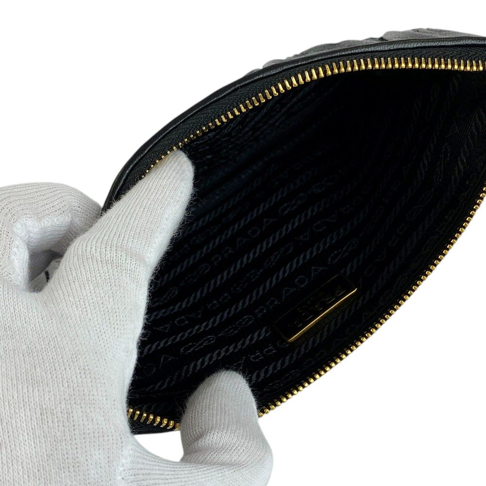 □未使用□ プラダ 巾着 ポーチ ギャザー 小物入れ レザー ブラック  