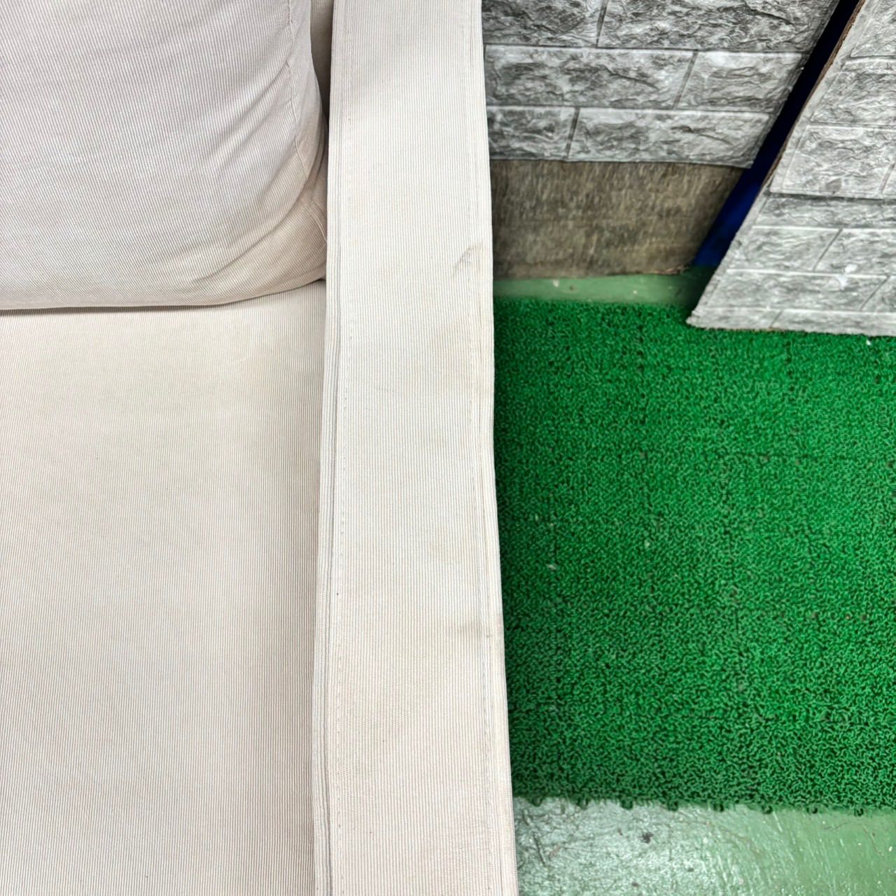 オットマン付き