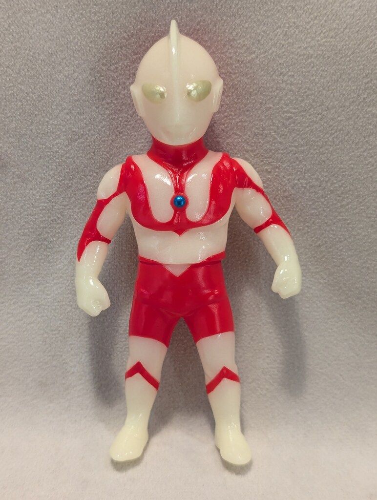 MAXTOY ミニソフビ怪獣倉庫シリーズ ウルトラマン 蓄光成型/赤