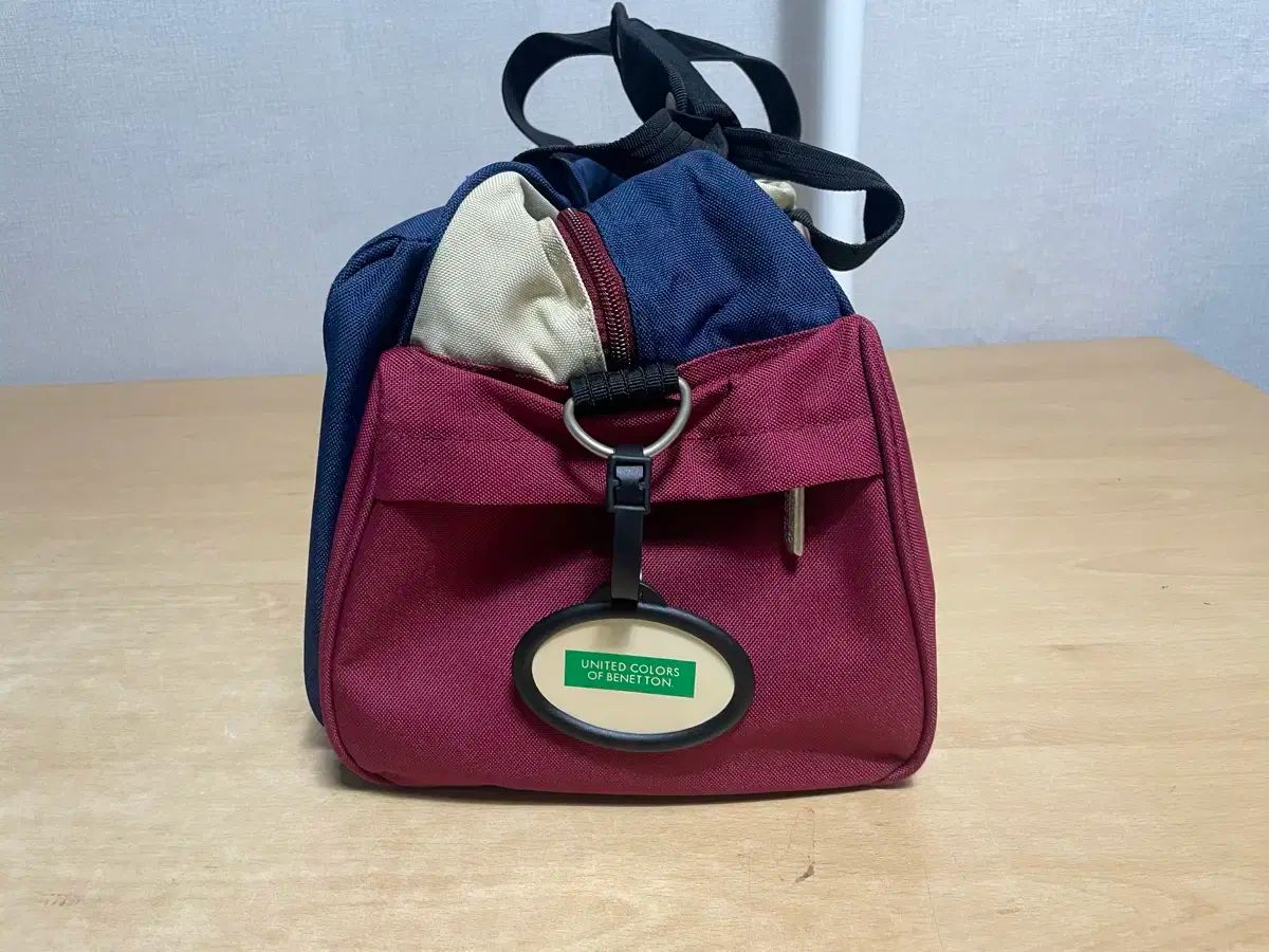 BENETTON ダッフルバッグ ネイビー ボストンバッグ ショルダーストラップなし