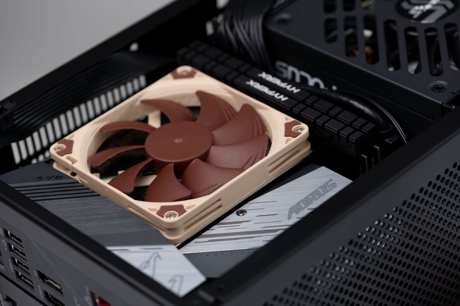 Noctua NH-L9i, Intel LGA1200/LGA115x対応 プレミアム ロープロファイル CPUクーラー (ブラウン) Noctua NH-L9i Intel 37mm Profile specifications