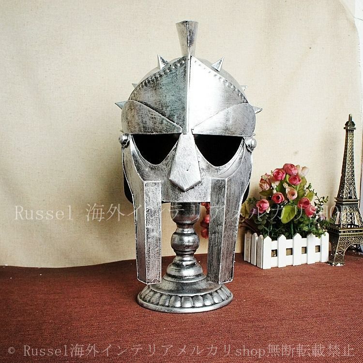 ハンドメイド創作人形ブスッ子縮緬うさぎちやん。黒の飾り台付き