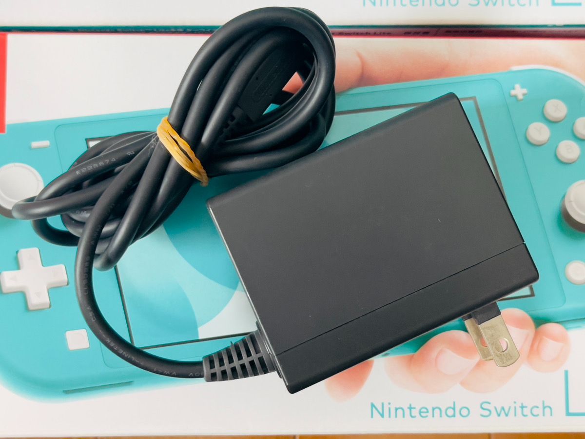 ニンテンドースイッチ/スイッチライト Switch/Switch lite 純正品　ACアダプター 充電器 HAC-002