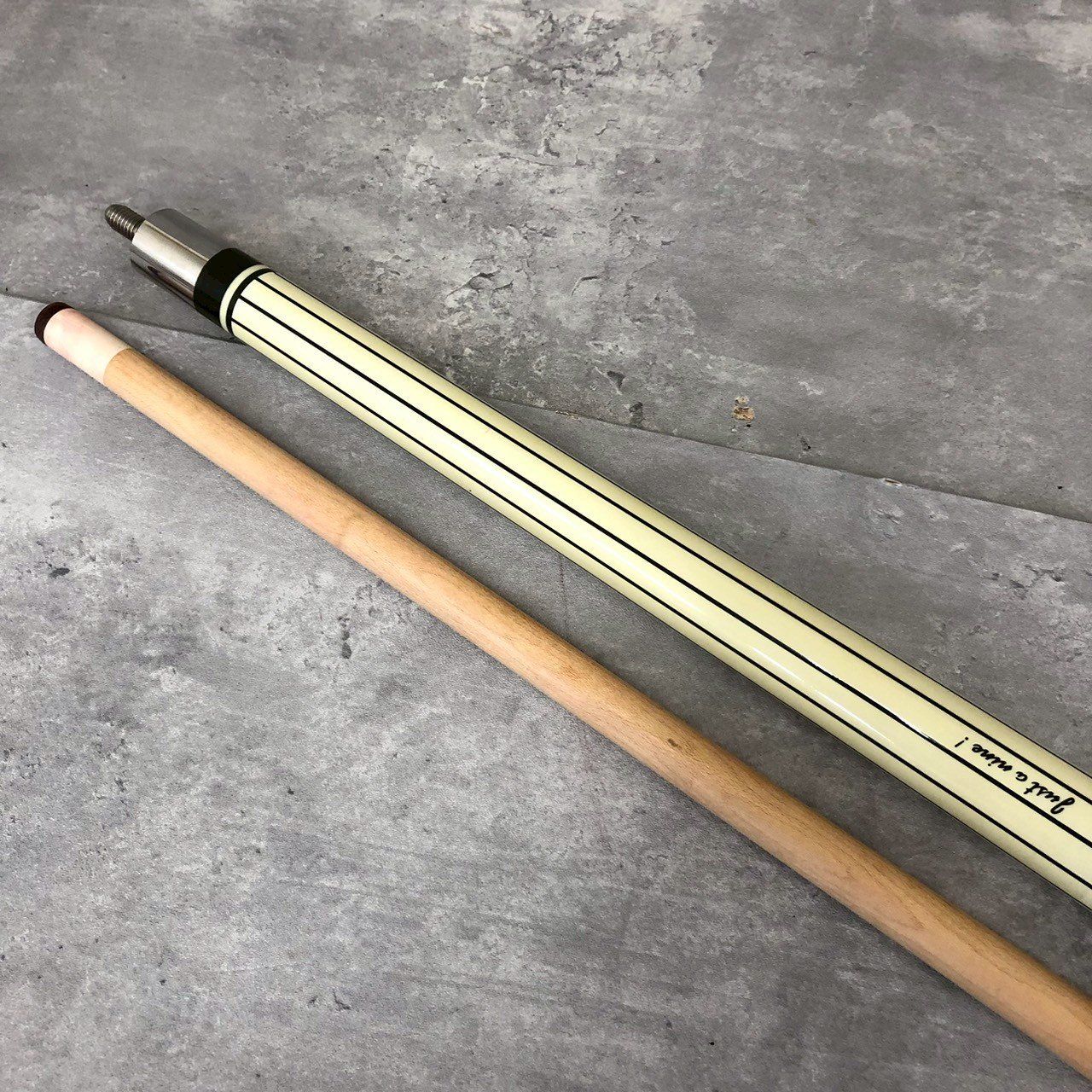 メーカー:Round　ラウンド　ビリヤード キュー 美品】Round （ラウンド） ビリヤードキュー ハードケース付き キュー