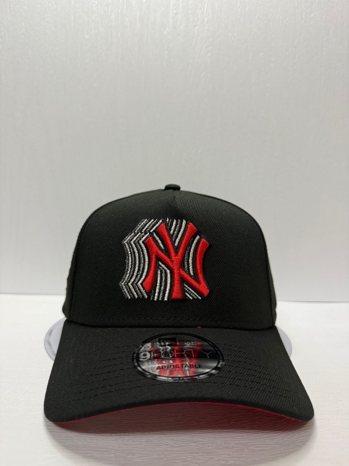 Newera ニューヨークヤンキース 100thアニバーサリー 9forty A-FRAME スナップバックキャップ ブラックカラー