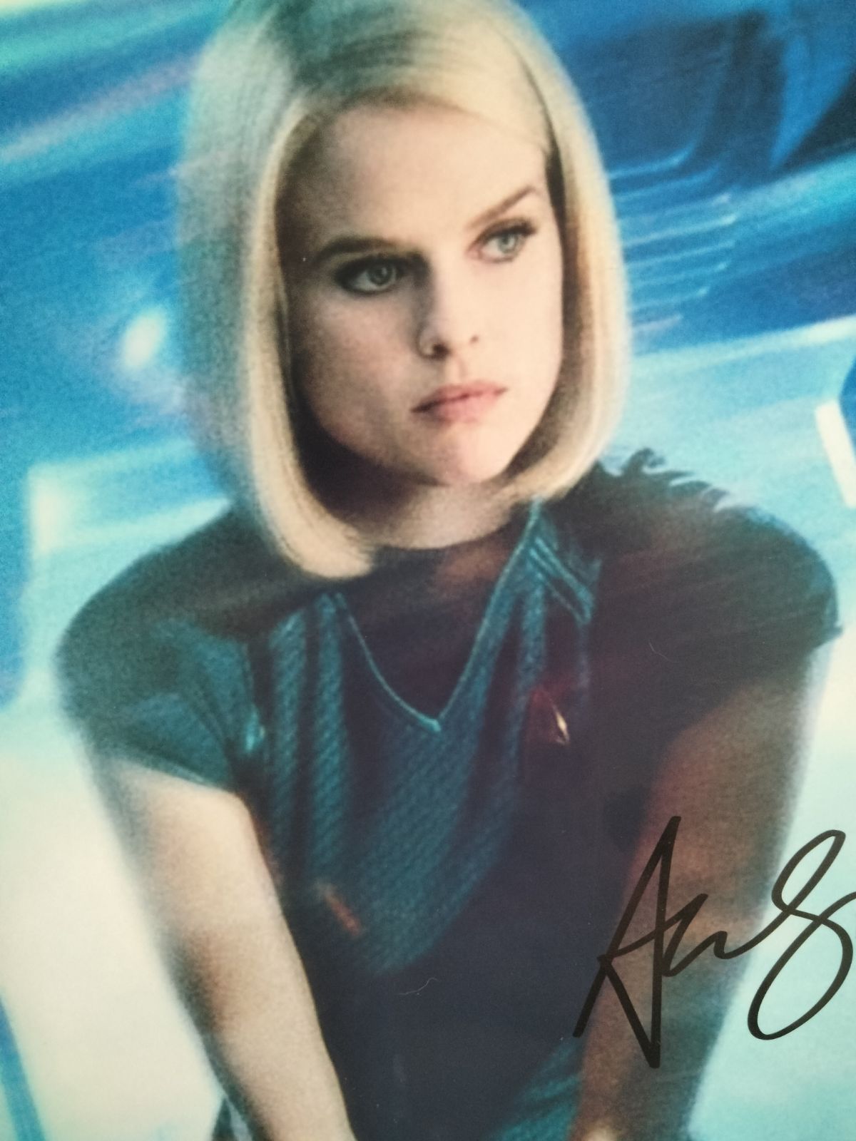 アリス・イヴ直筆サイン入り超大型写真…Alice Eve…の通販 by