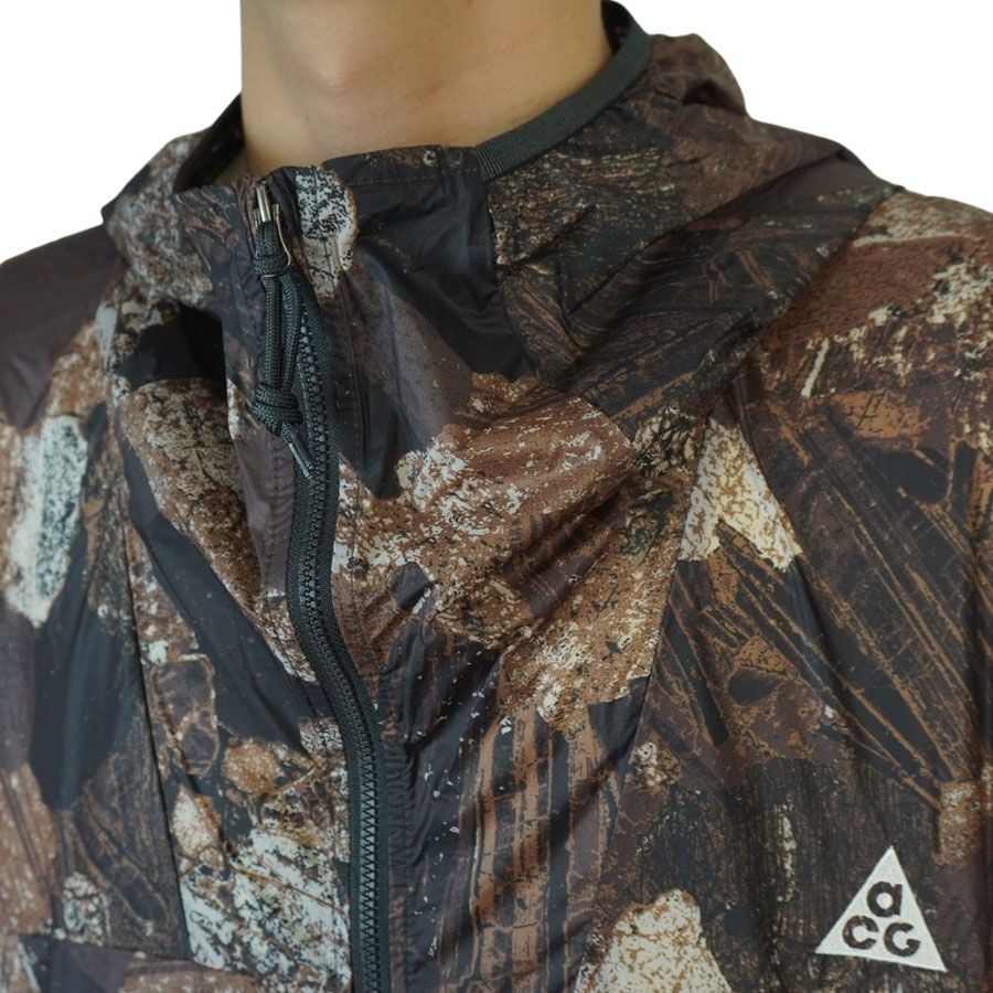 NIKE ACG ナイキACG ダウンジャケット　総柄　カモフラ NIKE ACG ナイキACG ダウンジャケット 総柄 カモフラ