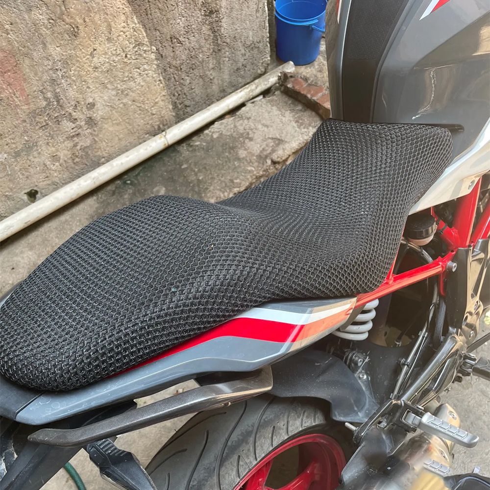 バイクシート　BMW G310R、G310GS レギュラーシート　未使用品 BMW G310R G310GS シングルシートカウル ホワイト DKdesign
