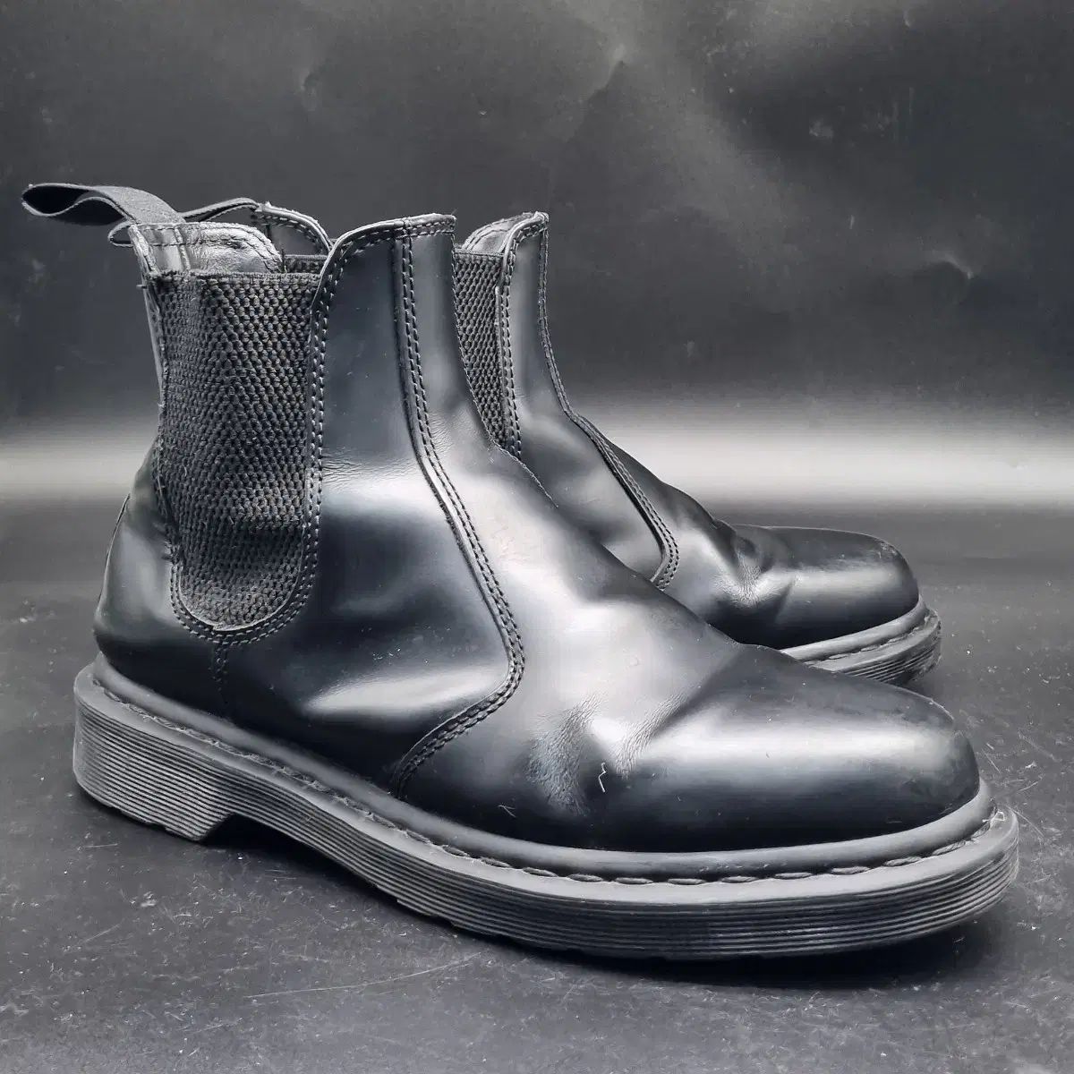 Dr. Martens ブラック サイドゴアブーツ Dr. Martens ブラック Dr