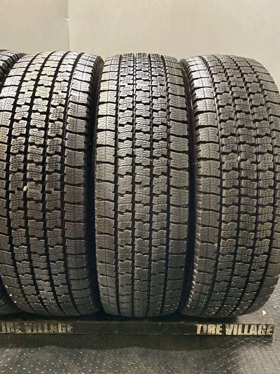 TOYO DELVEX M935 205/70R17.5 115/113N LT 17.5インチ ライトトラック