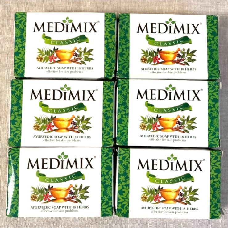 MEDIMIX Classic Ayurvedic soap with 18 herbs メディミックス 