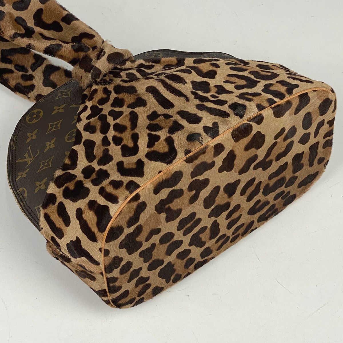 在庫一掃】 ルイ・ヴィトン Louis Vuitton アルマ アズディン アライア 