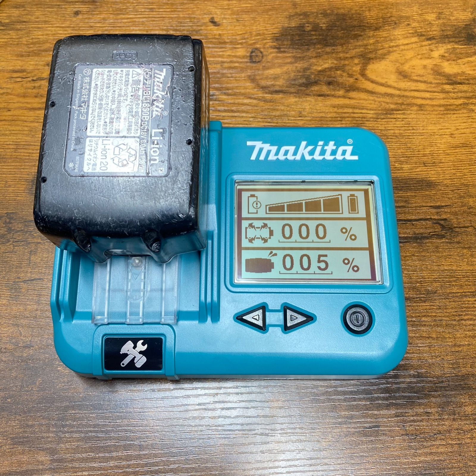 新品・未使用】マキタ Makita BTC04 ポータブルバッテリチェッカー www