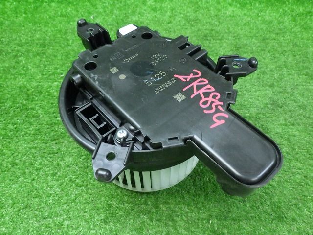 ノア ヴォクシー エスクァイア ブロアモーター ヒーターモーター ZRR80