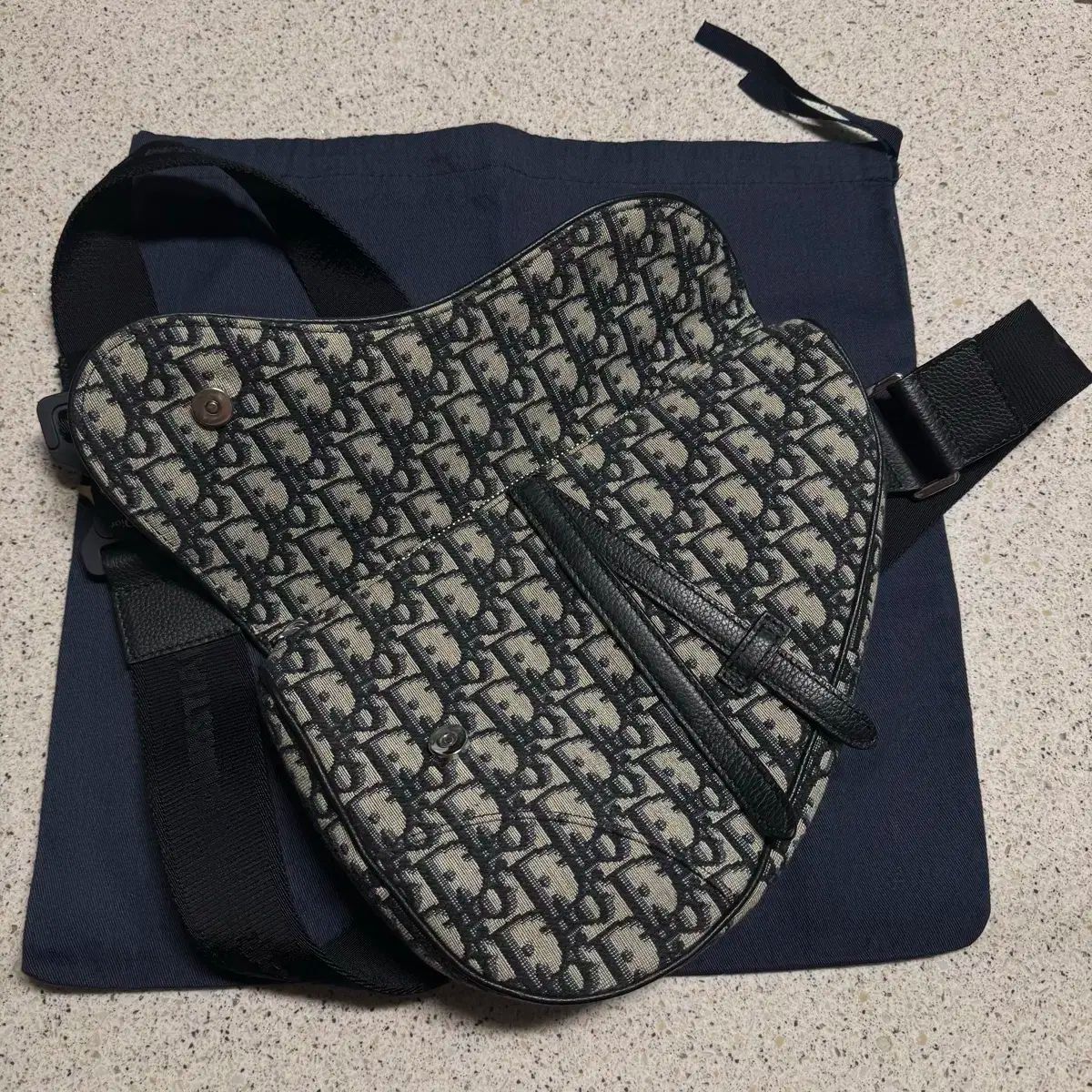 Dior(ディオール) オブリーク サドルバッグ ミニ フラップ