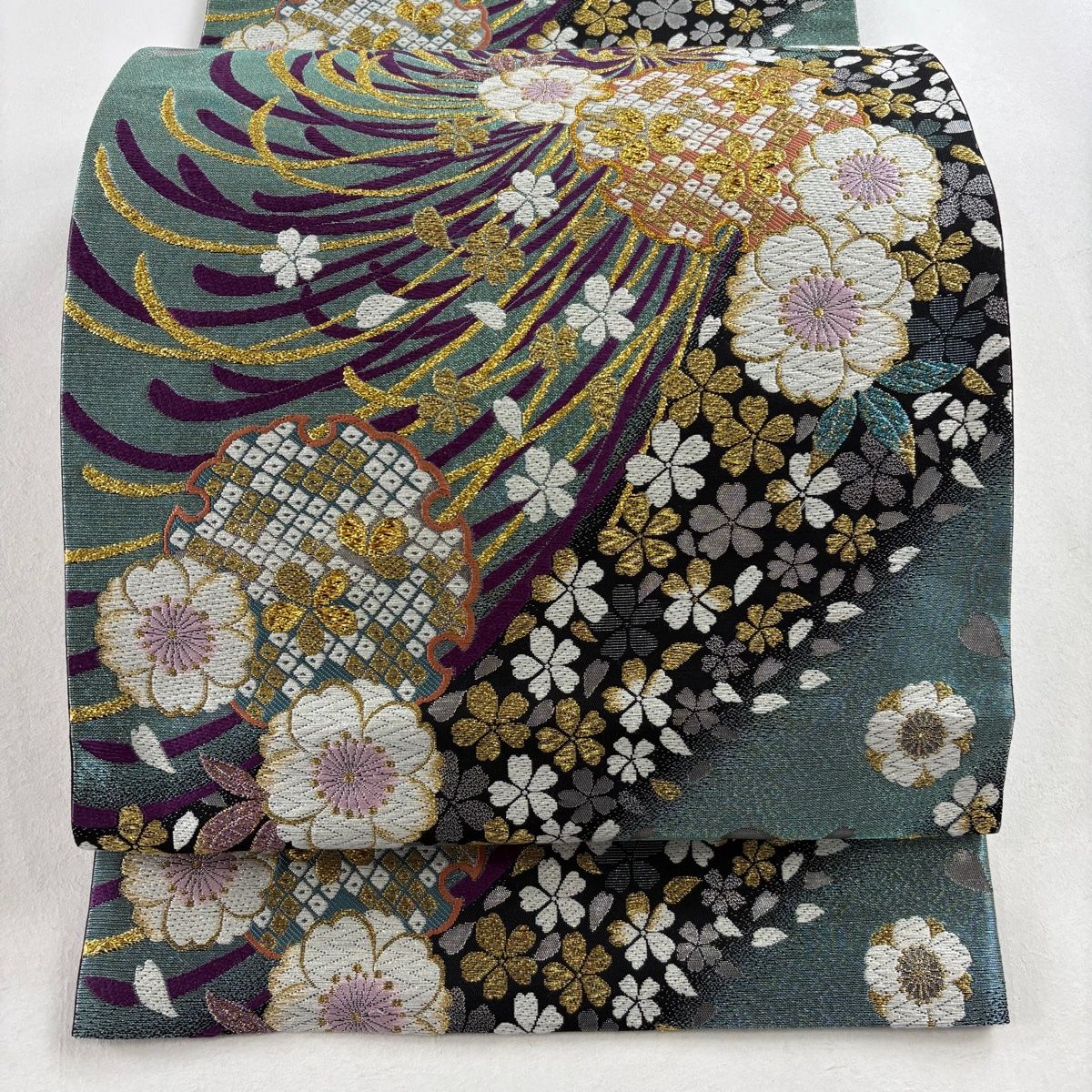 袋帯 美品 秀品 振袖向き 乱菊 桜 金糸 箔 黒 六通 正絹 【中古