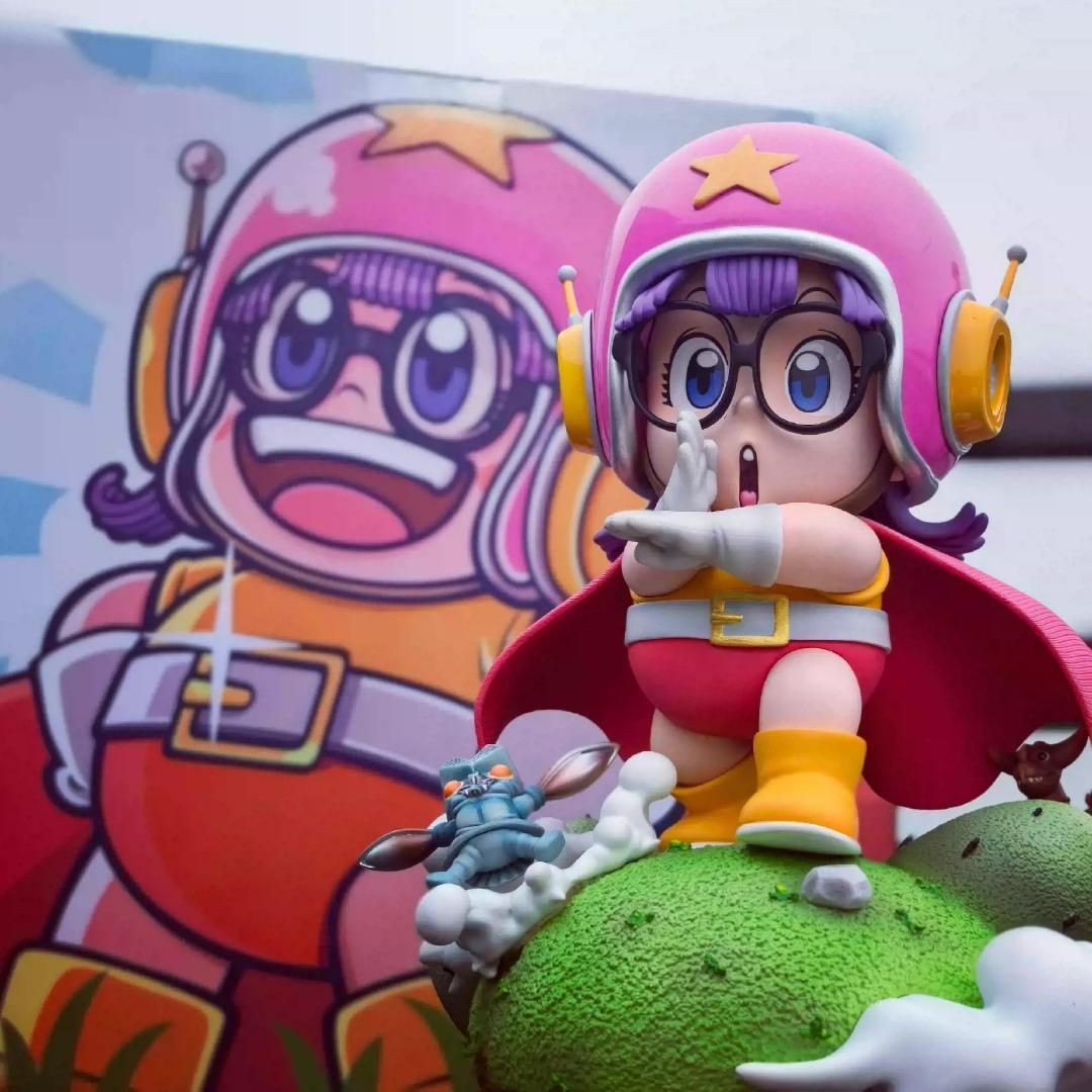 Dr.スランプ アラレちゃん ウルトラマン地球防衛軍 ガレージ