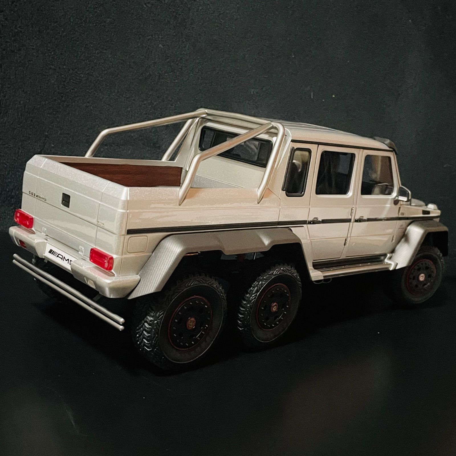 1/18 AUTOart メルセデス・ベンツ AMG G63 6×6 - メルカリ
