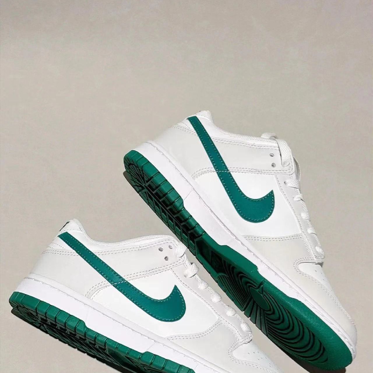 Nike Air Force 1Low 白緑色 23cm 23.5cm 24cm 24.5cm 25cm 25.5cm 26cm 26.5cm 27cm 27.5cm 28cm