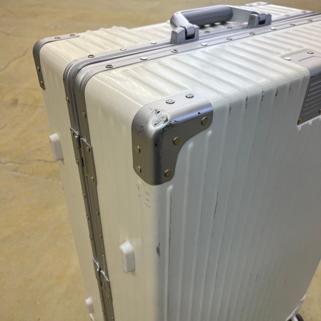 K*N様 RIMOWA アルミニウム キャリーケース RIMOWA（リモワ）が