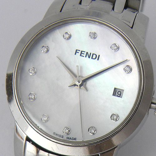 レディース《美品》FENDI 腕時計 ホワイトシェル クラシコ 2100L 11Pダイヤn