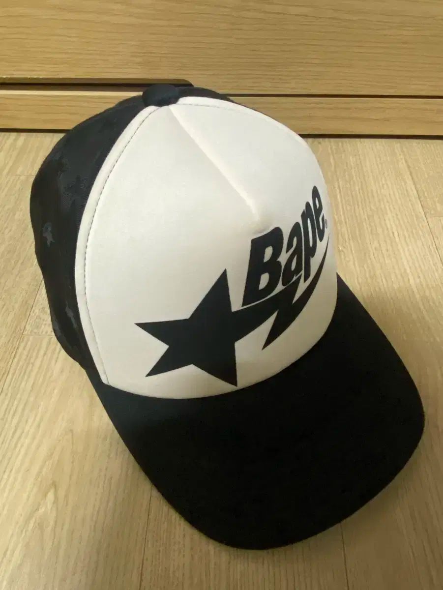 A BATHING APE(アベイシングエイプ) スター メッシュキャップ