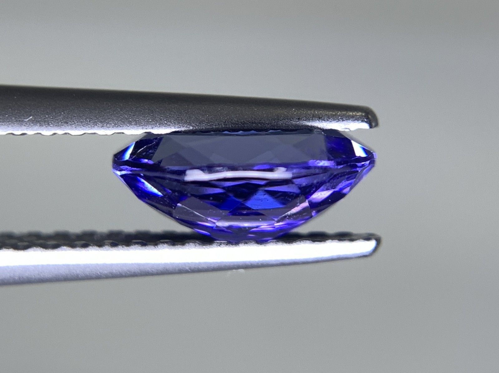 タンザナイト 1.303ct 宝石ソーティング付き 8.0㎜×6.1㎜×3.5㎜ ルース 