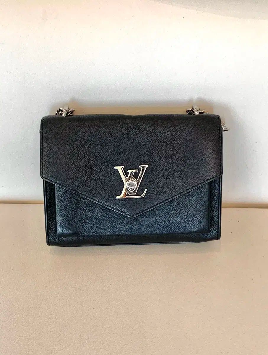 美品 ルイヴィトン レザー ウエスト ベルト 太め ブラック ロック 金具. Louis Vuitton(ルイヴィトン) カーフレザー マイロックミー