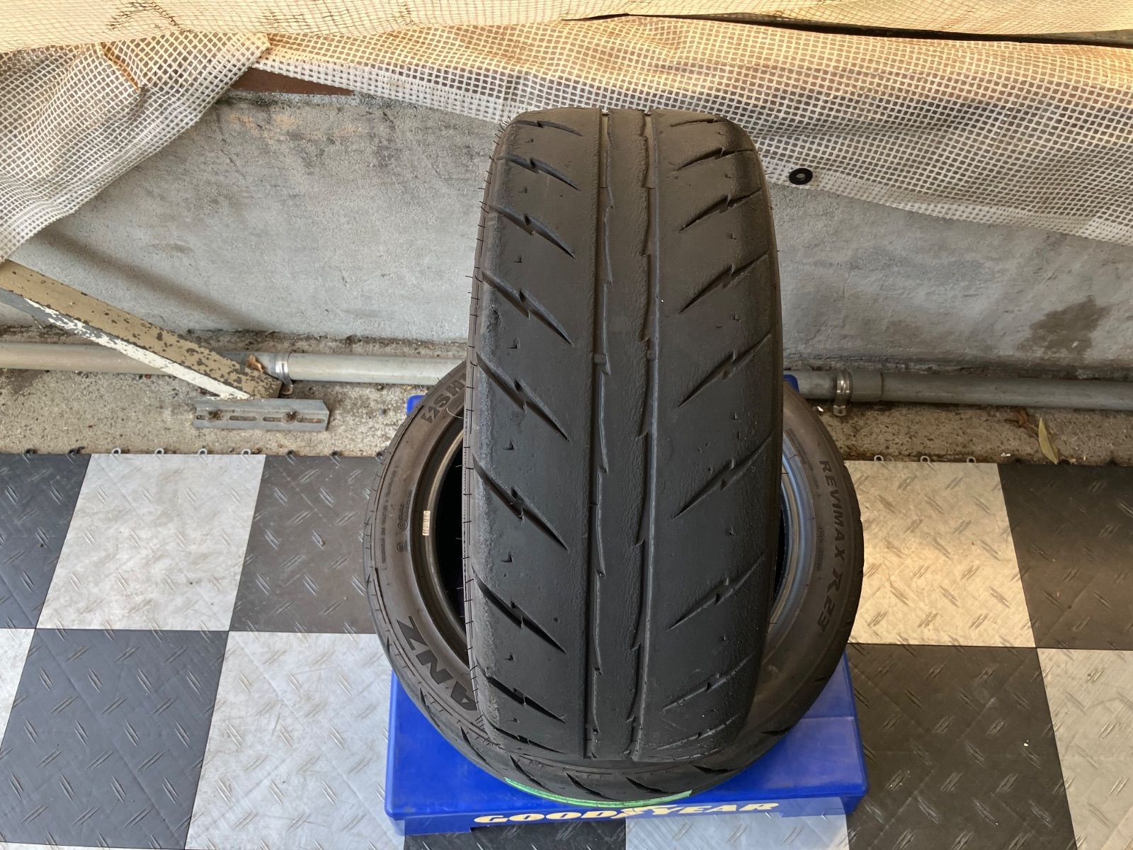 シバタイヤ REVIMAX R23 225/45R17 ×2本中古 送料込み] 225/45R17 94W 2024年製 RYDANZ SHIBATIRE REVIMAX