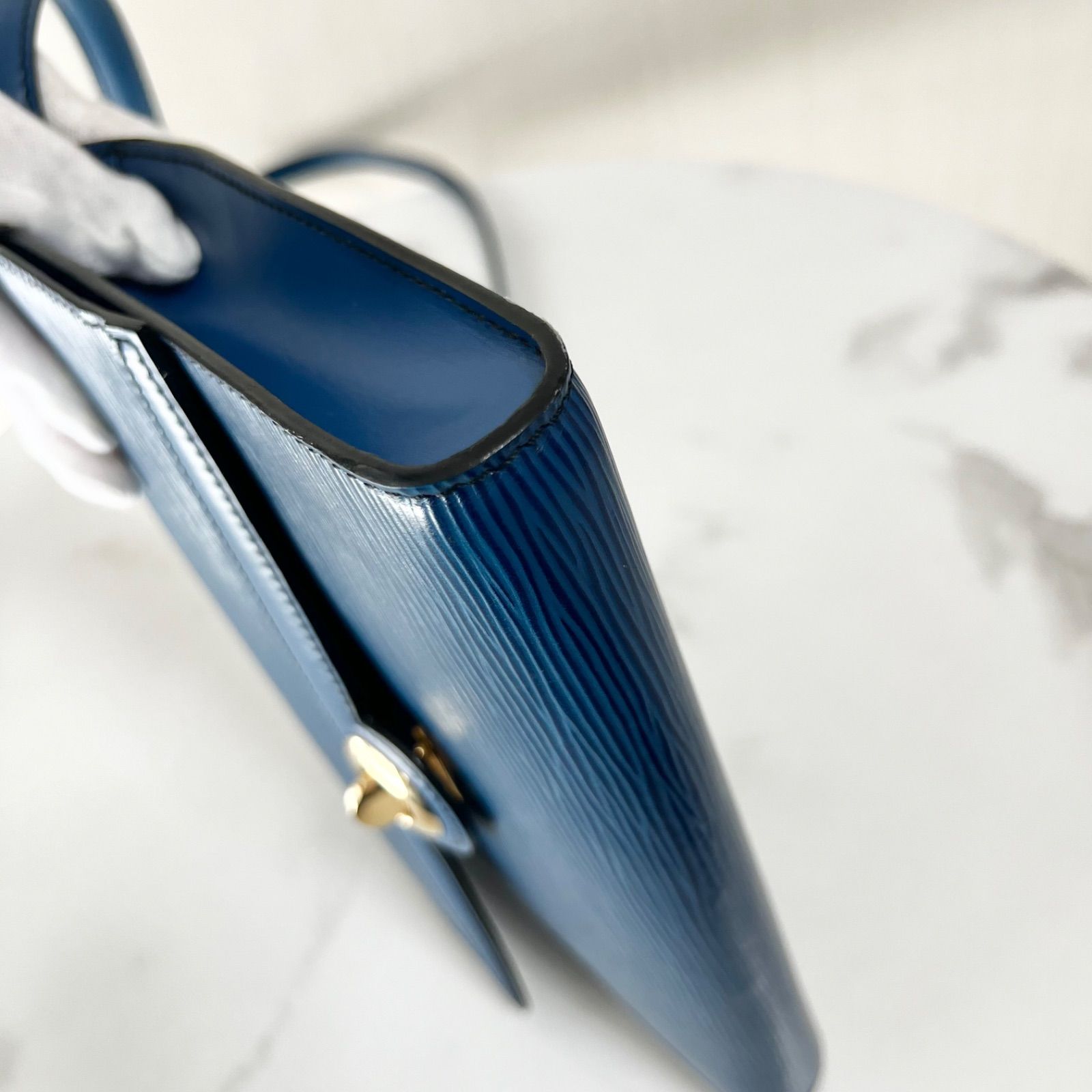 ✴︎美品✴︎ ルイヴィトン Louis Vuitton LOUIS VUITTON エピ 
