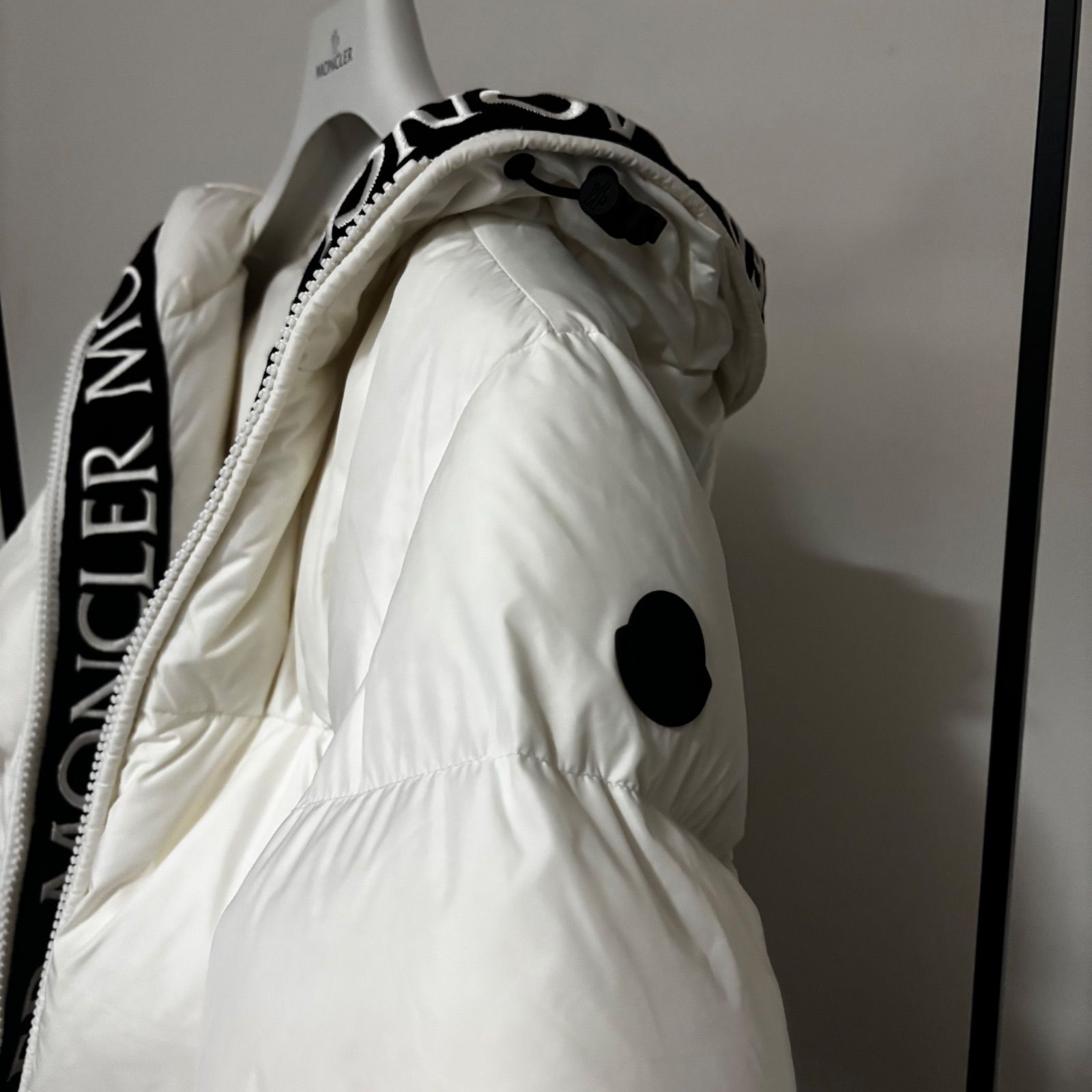 モンクレール☆MONTCLA(モンクラ)フーデッドダウン☆ホワイト☆1☆国内