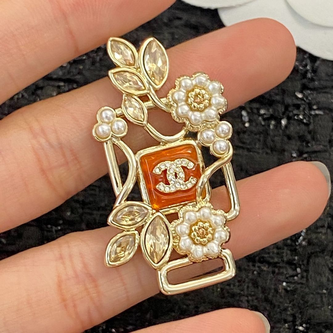 今日特価】CHANEL シャネル 22 年 ハーフパール フラワー